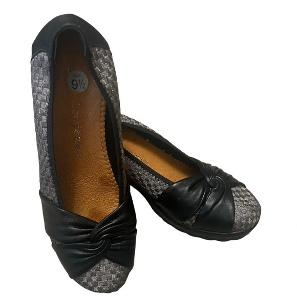 Bernie Mev size 9.5 shoes in excellent condition - Picture 1 of 8